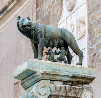 estatua-do-lobo-romulus-e-remus-em-roma